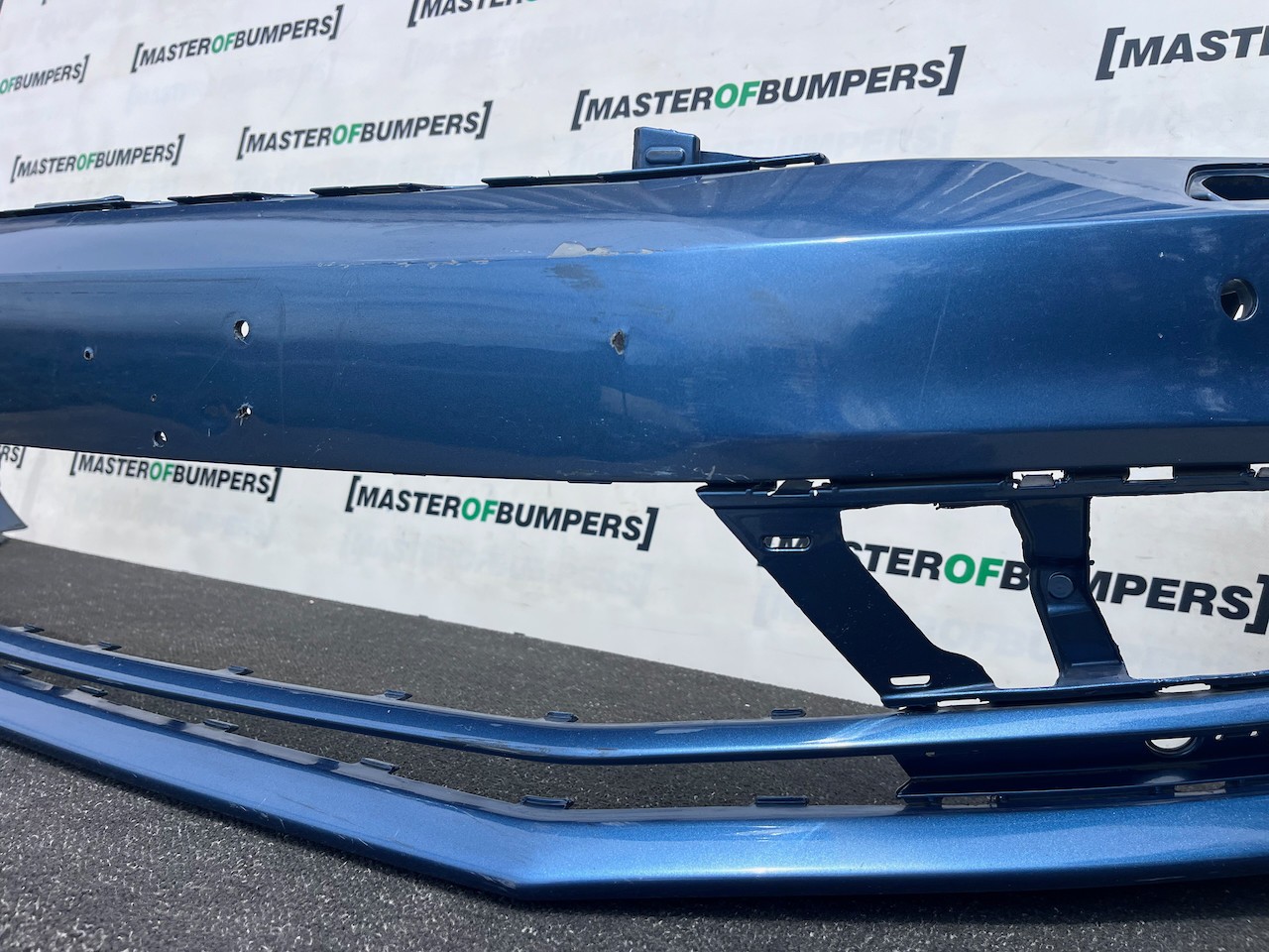 VW Jetta Highline Mk6 Lift 2014-2017 Front Bumper 4 Pdc + Jets Genuine [v555]