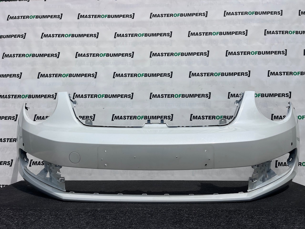 VW Beetle Classic Hatch Cabrio 2012-2016 Front Bumper 4 Pdc Genuine [v556]