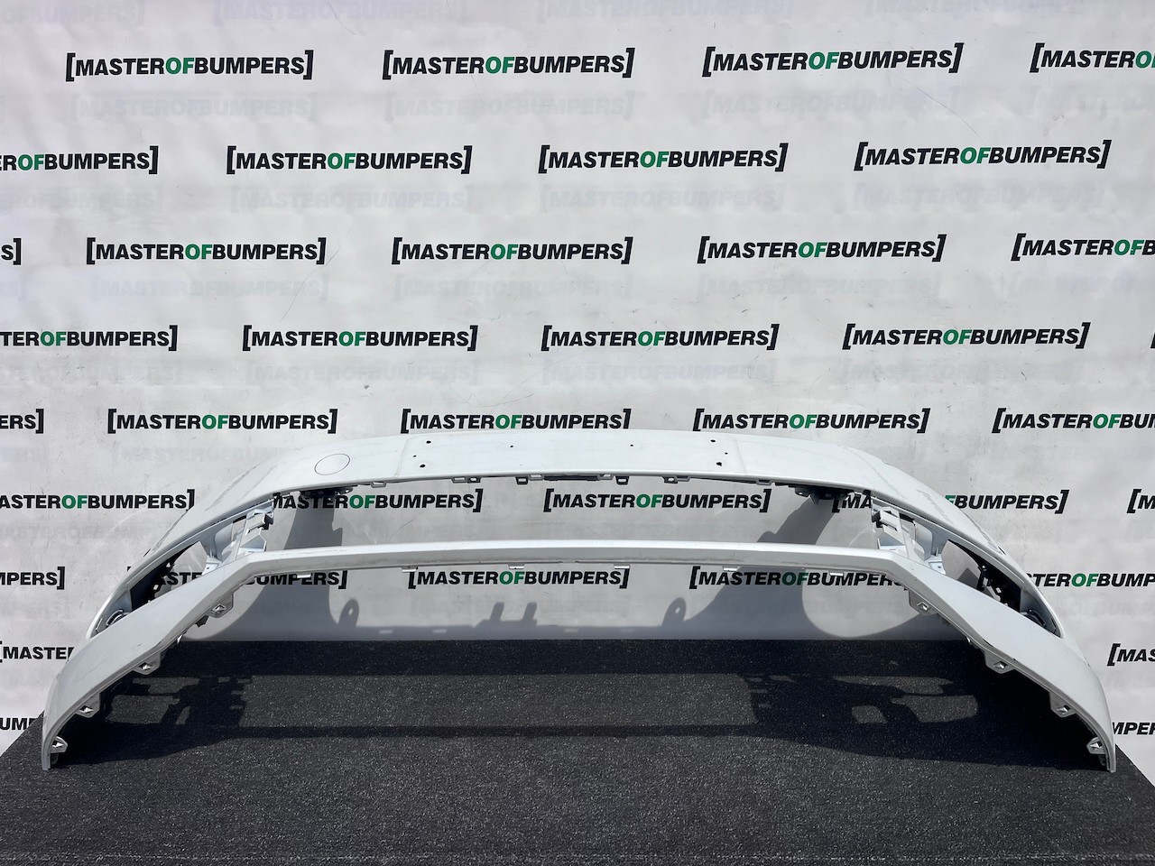 VW Beetle Classic Hatch Cabrio 2012-2016 Front Bumper 4 Pdc Genuine [v556]