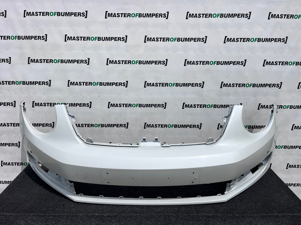 VW Beetle Classic Hatch Cabrio 2012-2016 Front Bumper 4 Pdc Genuine [v556]