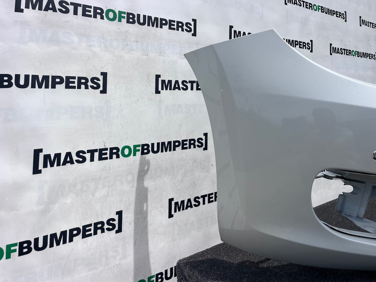 VW Beetle Classic Hatch Cabrio 2012-2016 Front Bumper 4 Pdc Genuine [v556]