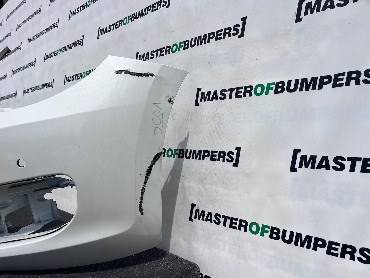 VW Beetle Classic Hatch Cabrio 2012-2016 Front Bumper 4 Pdc Genuine [v556]