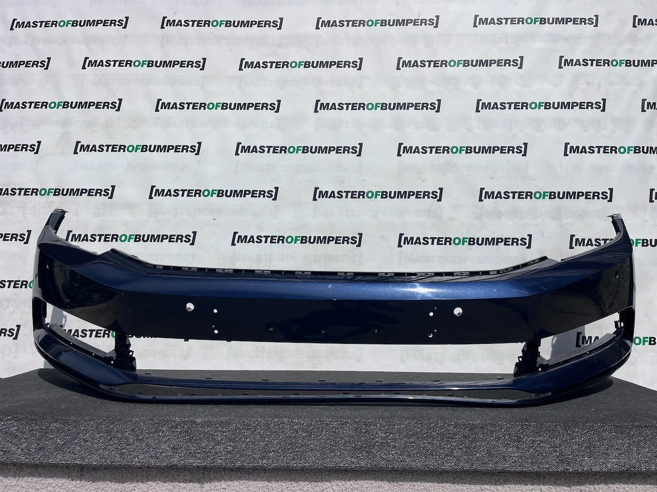 VW Passat Sel Evo B8 2015-2019 Front Bumper 4 Pdc No Jets Genuine [v557]