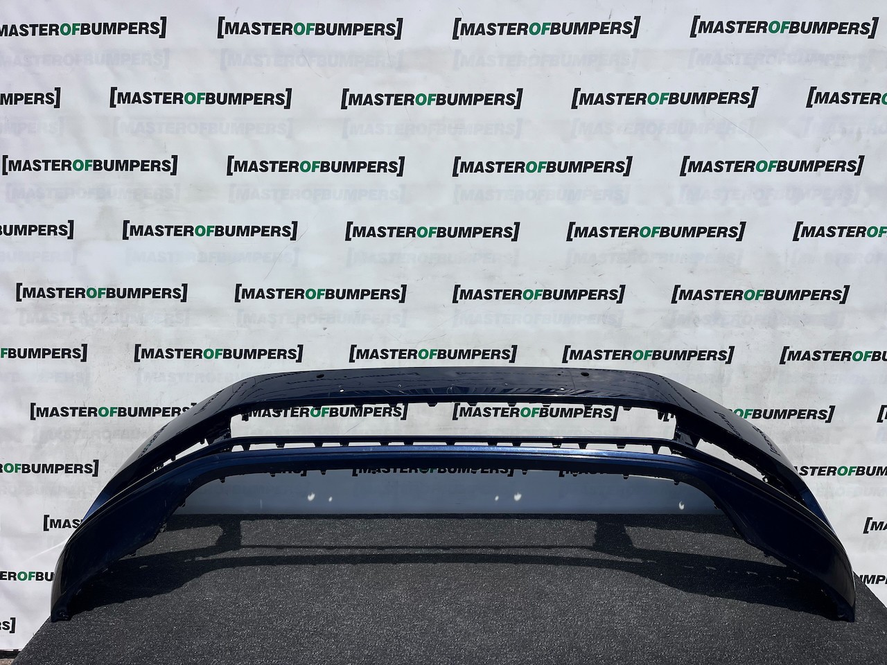 VW Passat Sel Evo B8 2015-2019 Front Bumper 4 Pdc No Jets Genuine [v557]