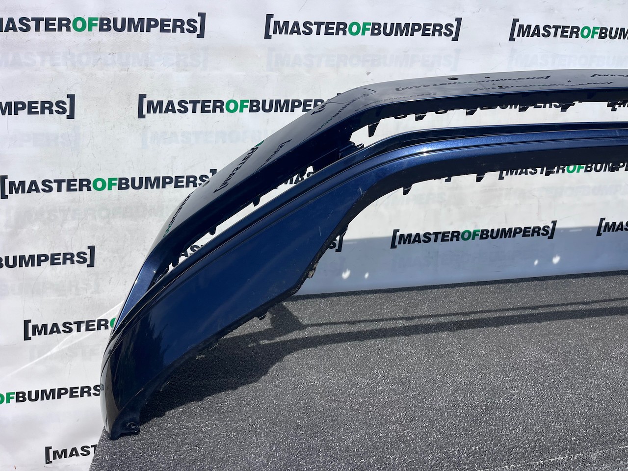 VW Passat Sel Evo B8 2015-2019 Front Bumper 4 Pdc No Jets Genuine [v557]