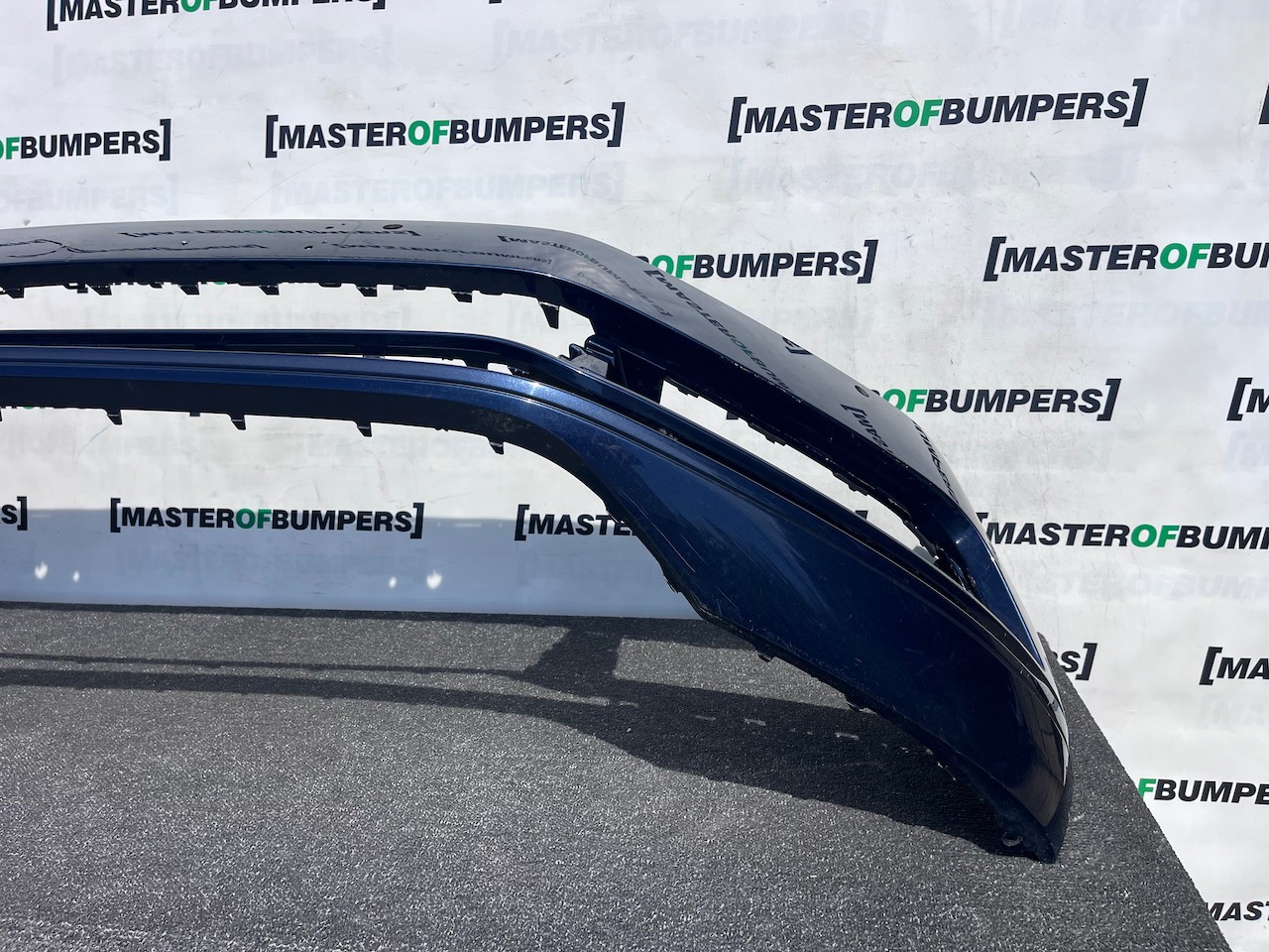 VW Passat Sel Evo B8 2015-2019 Front Bumper 4 Pdc No Jets Genuine [v557]