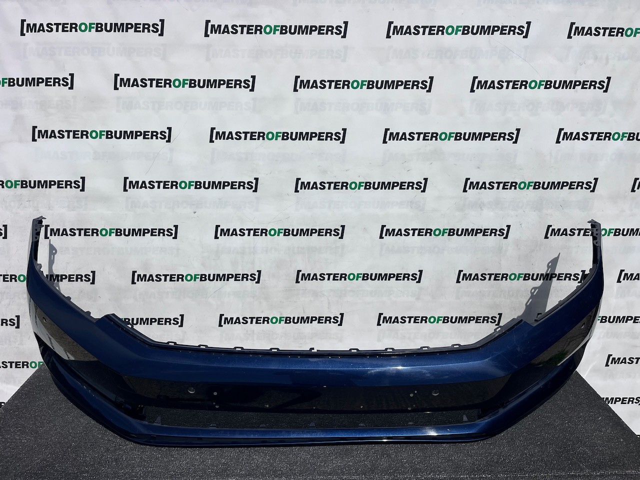 VW Passat Sel Evo B8 2015-2019 Front Bumper 4 Pdc No Jets Genuine [v557]