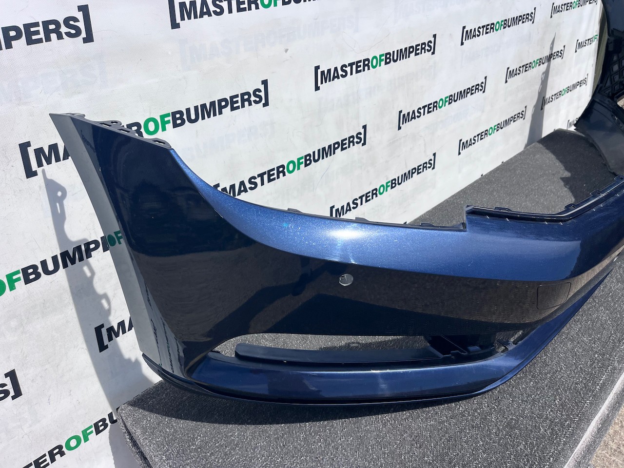 VW Passat Sel Evo B8 2015-2019 Front Bumper 4 Pdc No Jets Genuine [v557]