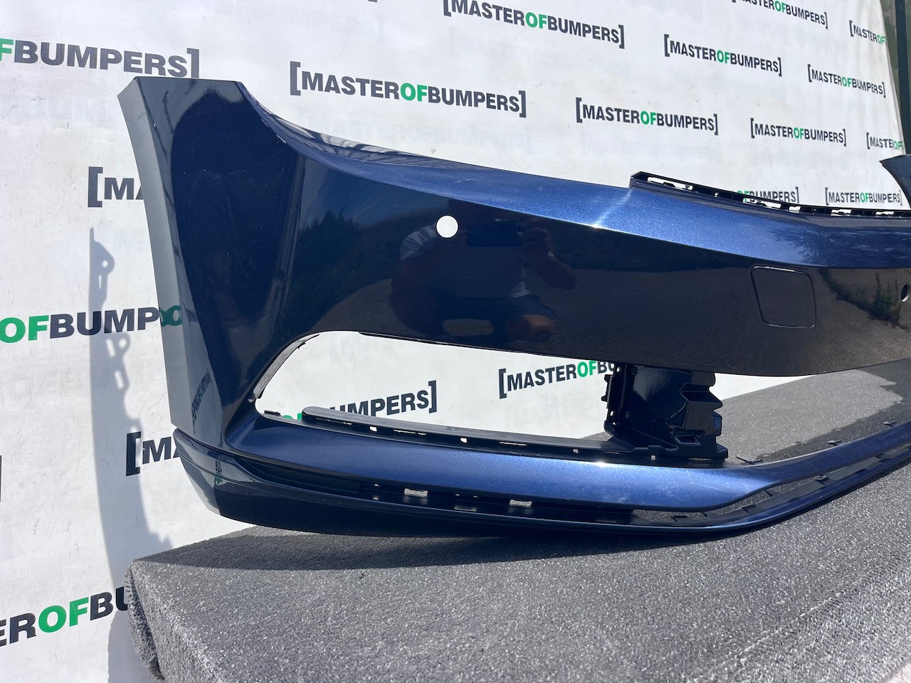 VW Passat Sel Evo B8 2015-2019 Front Bumper 4 Pdc No Jets Genuine [v557]