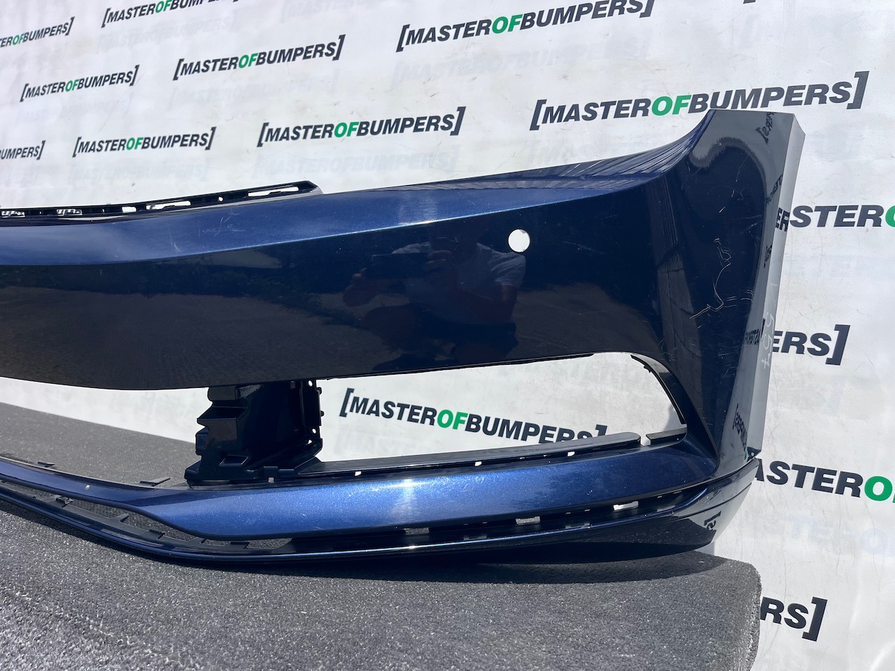 VW Passat Sel Evo B8 2015-2019 Front Bumper 4 Pdc No Jets Genuine [v557]