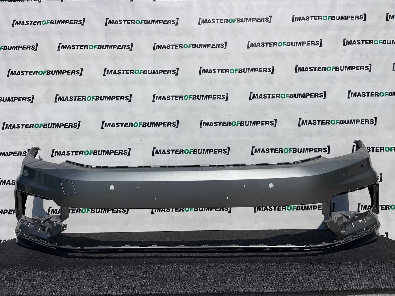 VW Passat R Line B8 Saloon Estate 2015-2019 Front Bumper 4 Pdc Genuine [v580]