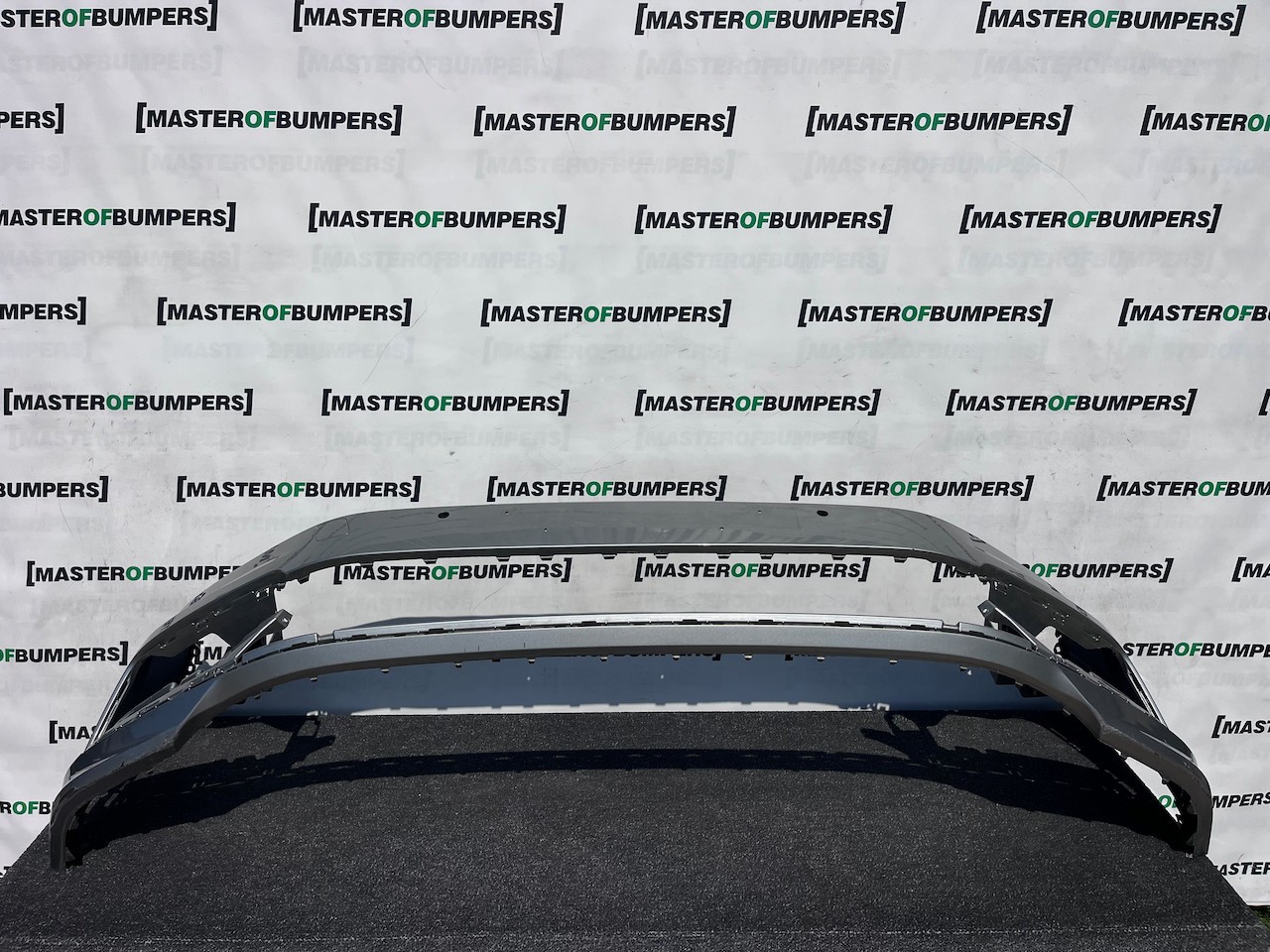 VW Passat R Line B8 Saloon Estate 2015-2019 Front Bumper 4 Pdc Genuine [v580]