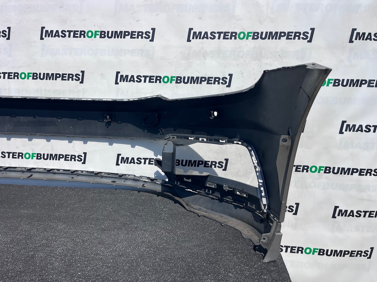 VW Passat R Line B8 Saloon Estate 2015-2019 Front Bumper 4 Pdc Genuine [v580]