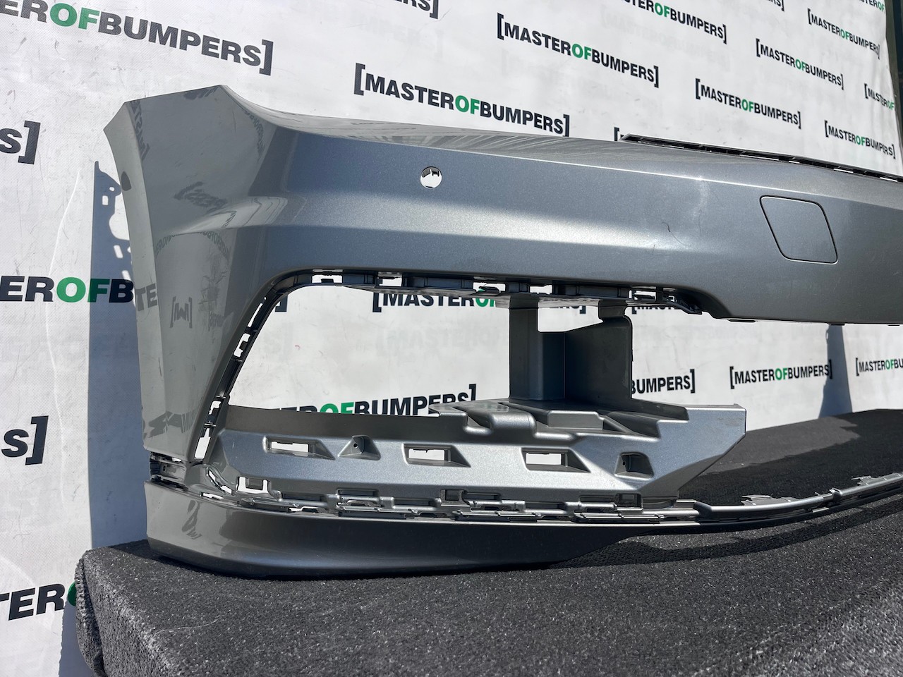 VW Passat R Line B8 Saloon Estate 2015-2019 Front Bumper 4 Pdc Genuine [v580]