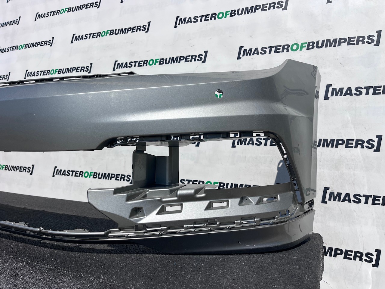 VW Passat R Line B8 Saloon Estate 2015-2019 Front Bumper 4 Pdc Genuine [v580]