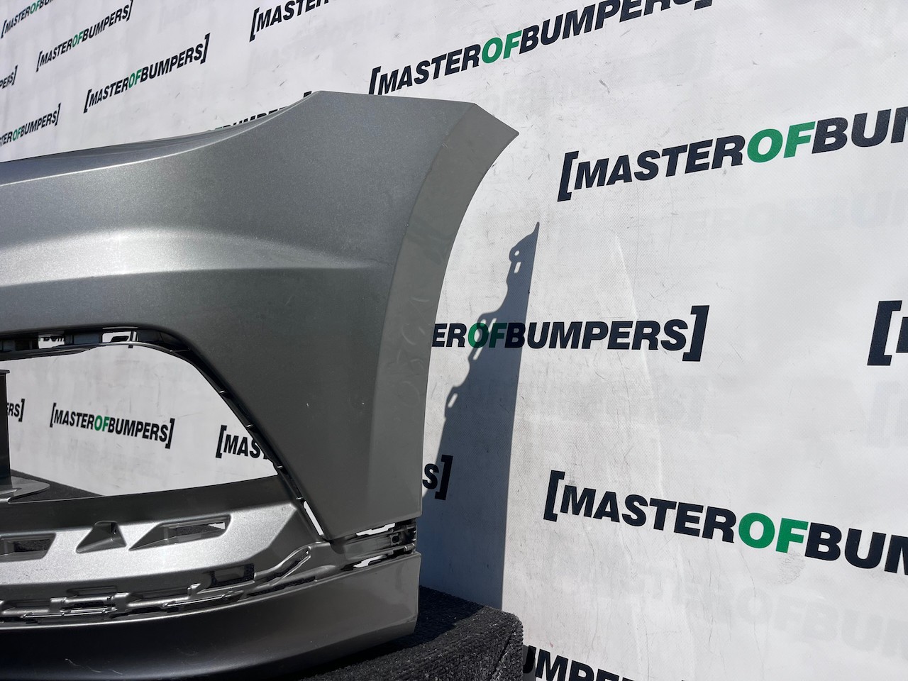 VW Passat R Line B8 Saloon Estate 2015-2019 Front Bumper 4 Pdc Genuine [v580]