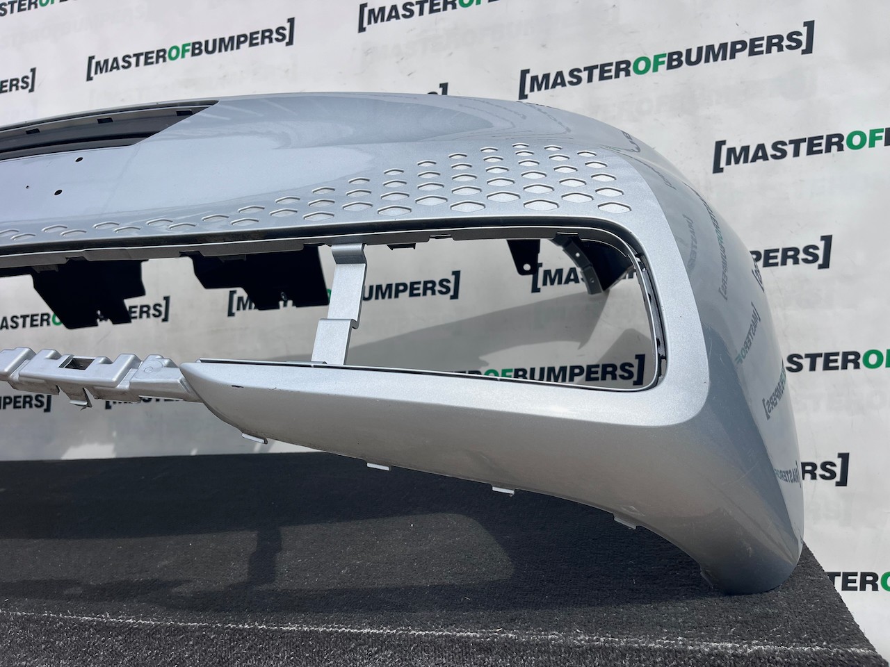 VW Id3 Id.3 Ev Hatchback 2020-2024 Front Bumper 4 Pdc Genuine [v620]