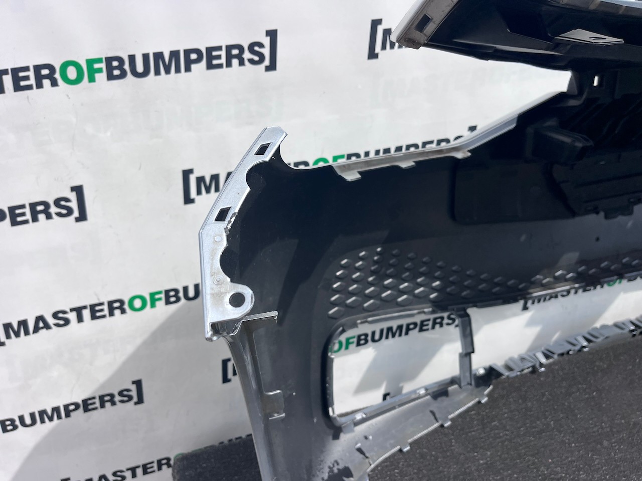 VW Id3 Id.3 Ev Hatchback 2020-2024 Front Bumper 4 Pdc Genuine [v620]