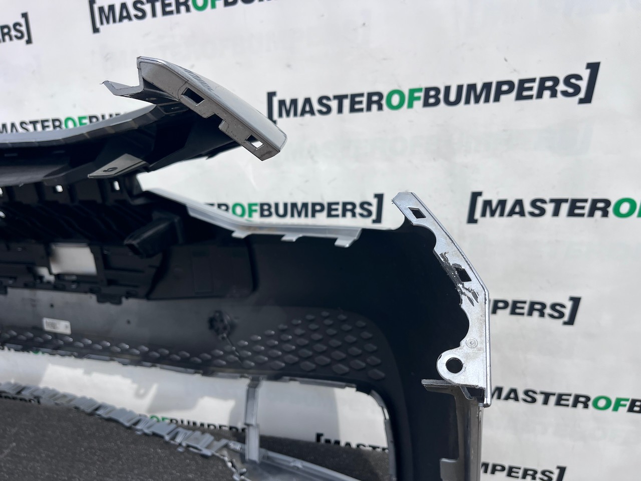 VW Id3 Id.3 Ev Hatchback 2020-2024 Front Bumper 4 Pdc Genuine [v620]
