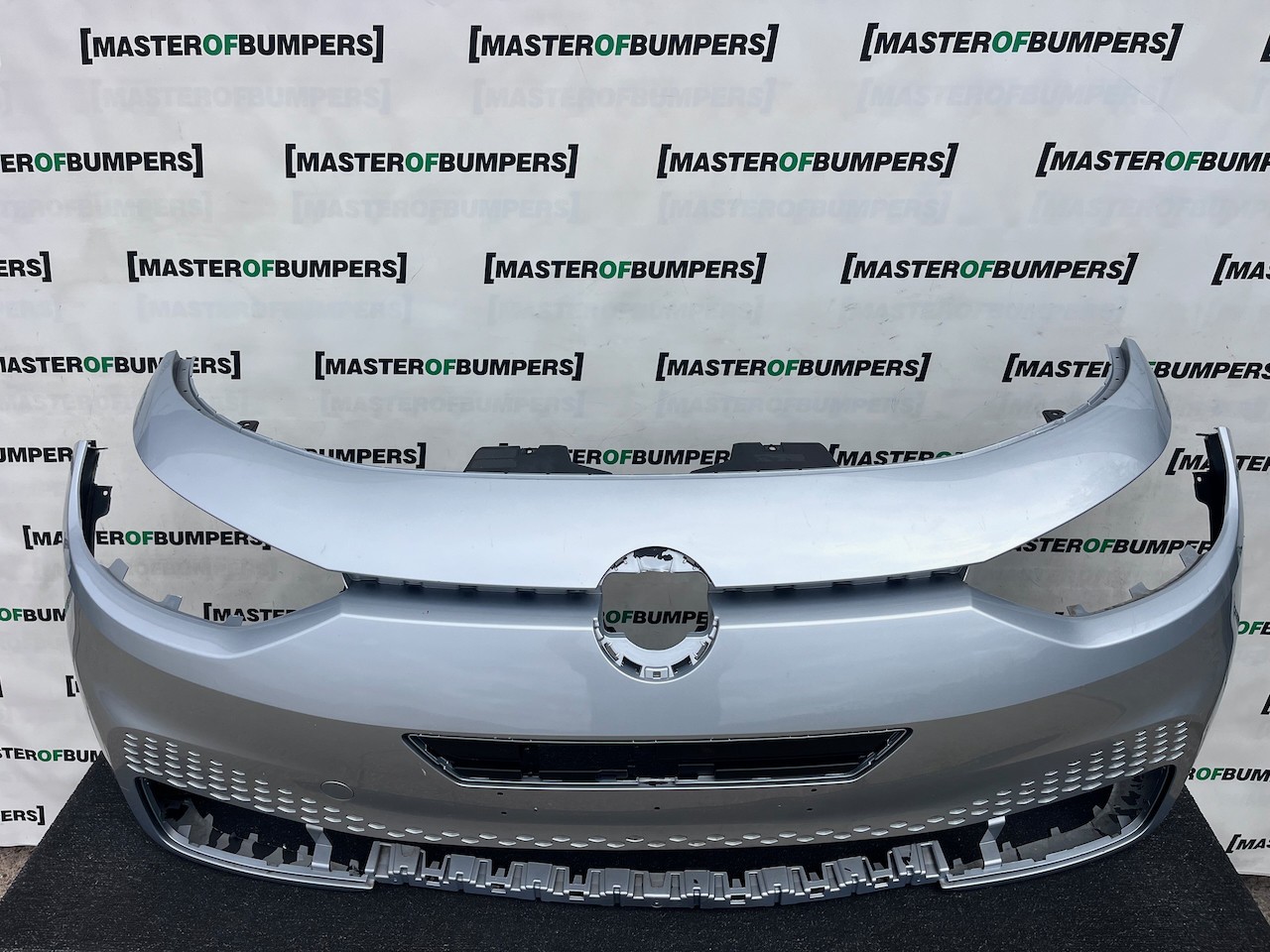 VW Id3 Id.3 Ev Hatchback 2020-2024 Front Bumper 4 Pdc Genuine [v620]