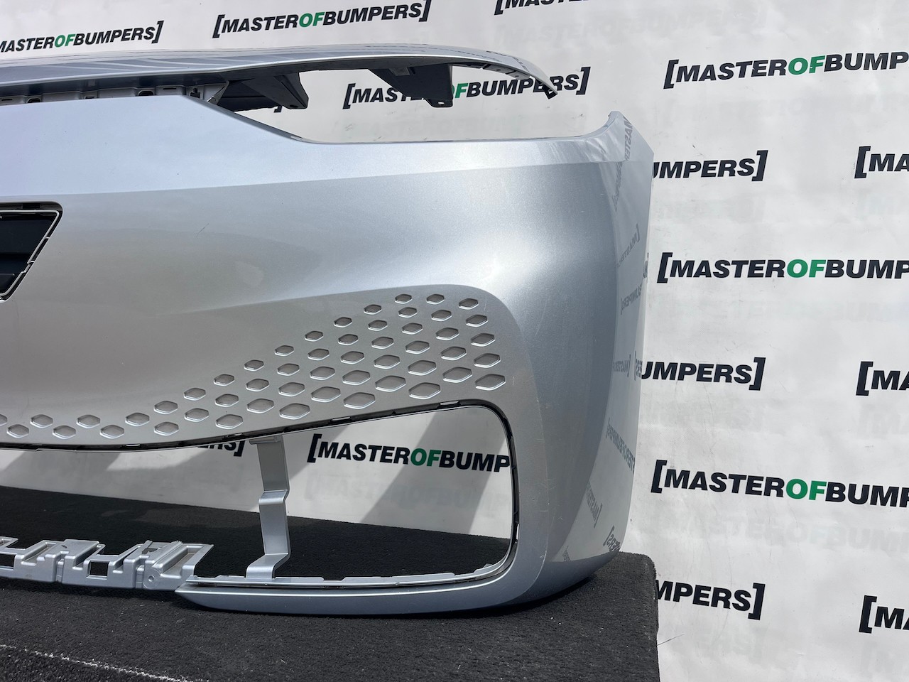 VW Id3 Id.3 Ev Hatchback 2020-2024 Front Bumper 4 Pdc Genuine [v620]