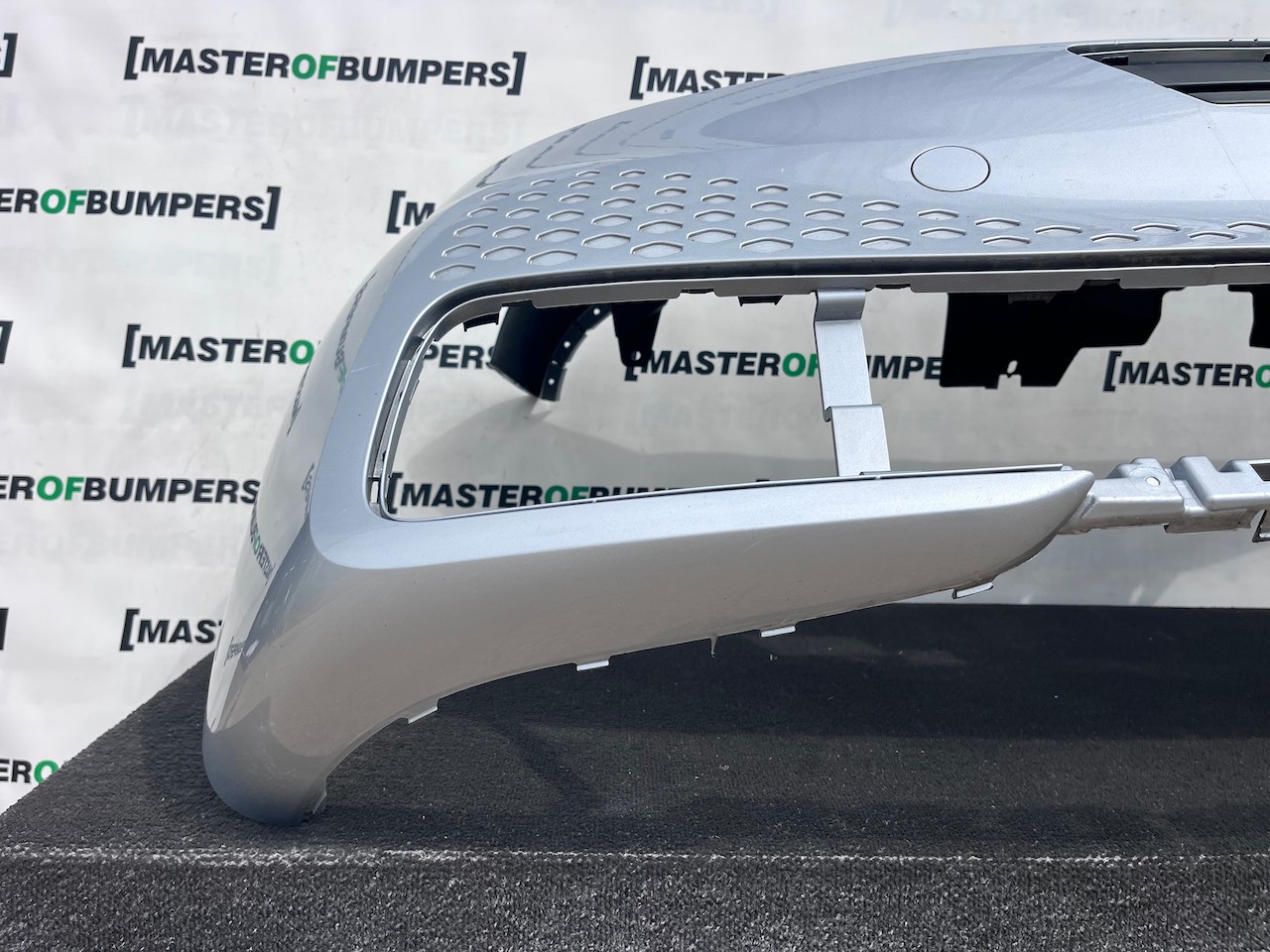 VW Id3 Id.3 Ev Hatchback 2020-2024 Front Bumper 4 Pdc Genuine [v620]