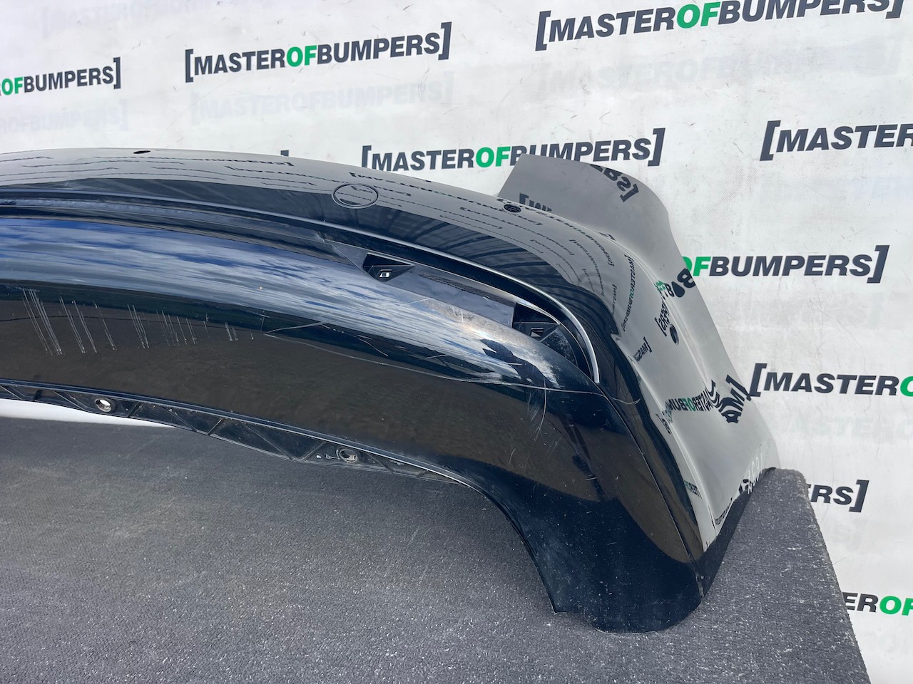 VW Touran Highline Se Mk2 Mpv 2011-2014 Rear Bumper 6 Pdc Genuine [v637]