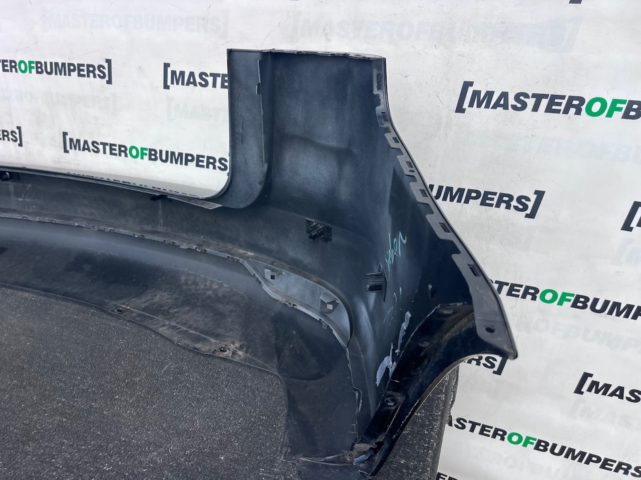 VW Touran Highline Se Mk2 Mpv 2011-2014 Rear Bumper 6 Pdc Genuine [v637]