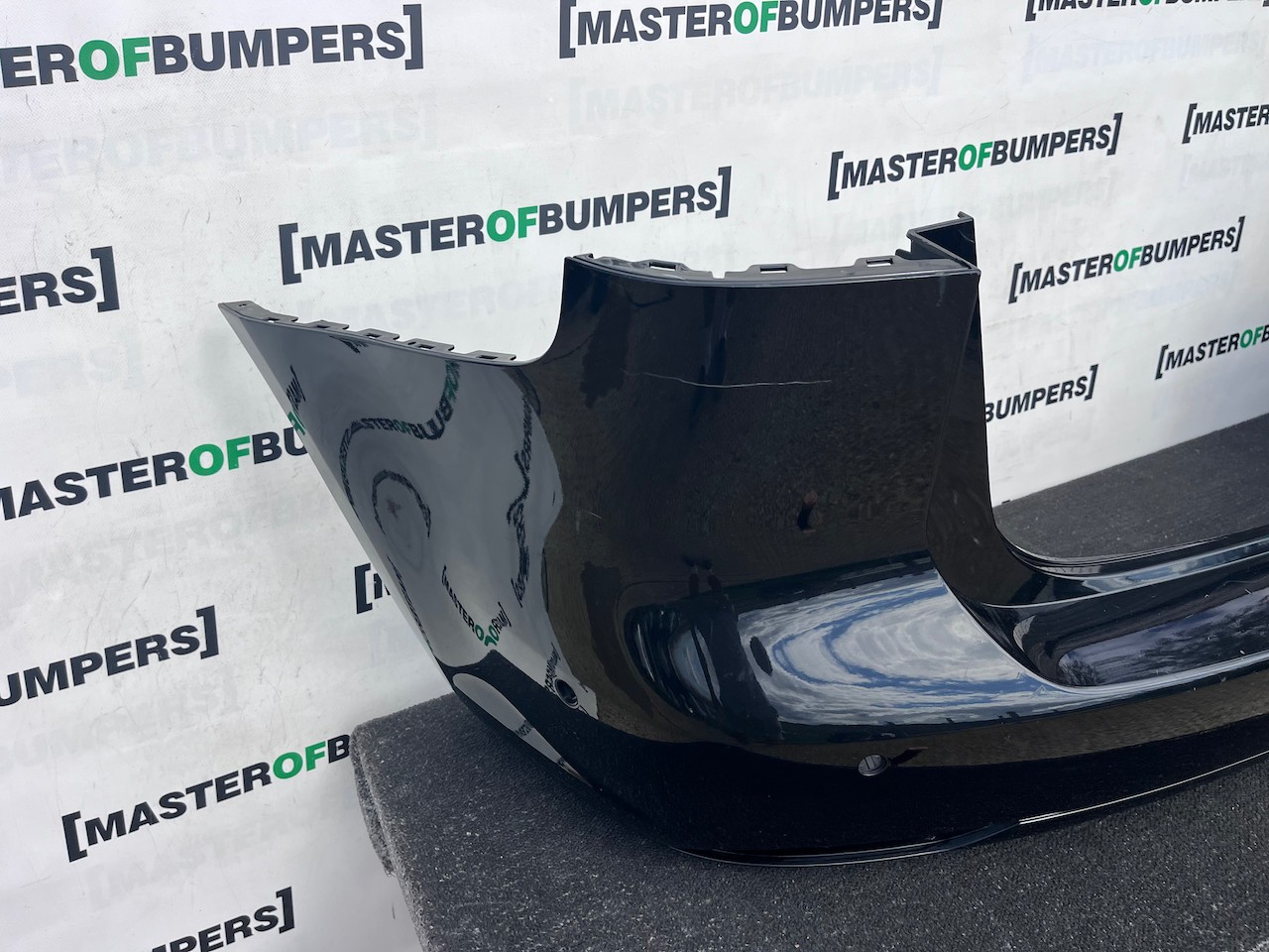 VW Touran Highline Se Mk2 Mpv 2011-2014 Rear Bumper 6 Pdc Genuine [v637]