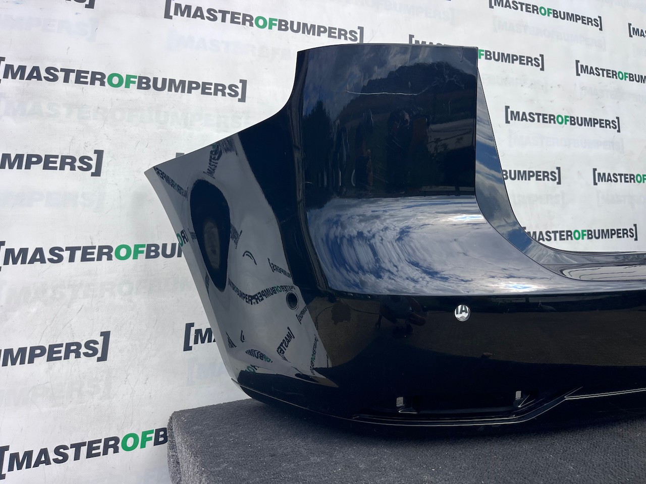 VW Touran Highline Se Mk2 Mpv 2011-2014 Rear Bumper 6 Pdc Genuine [v637]