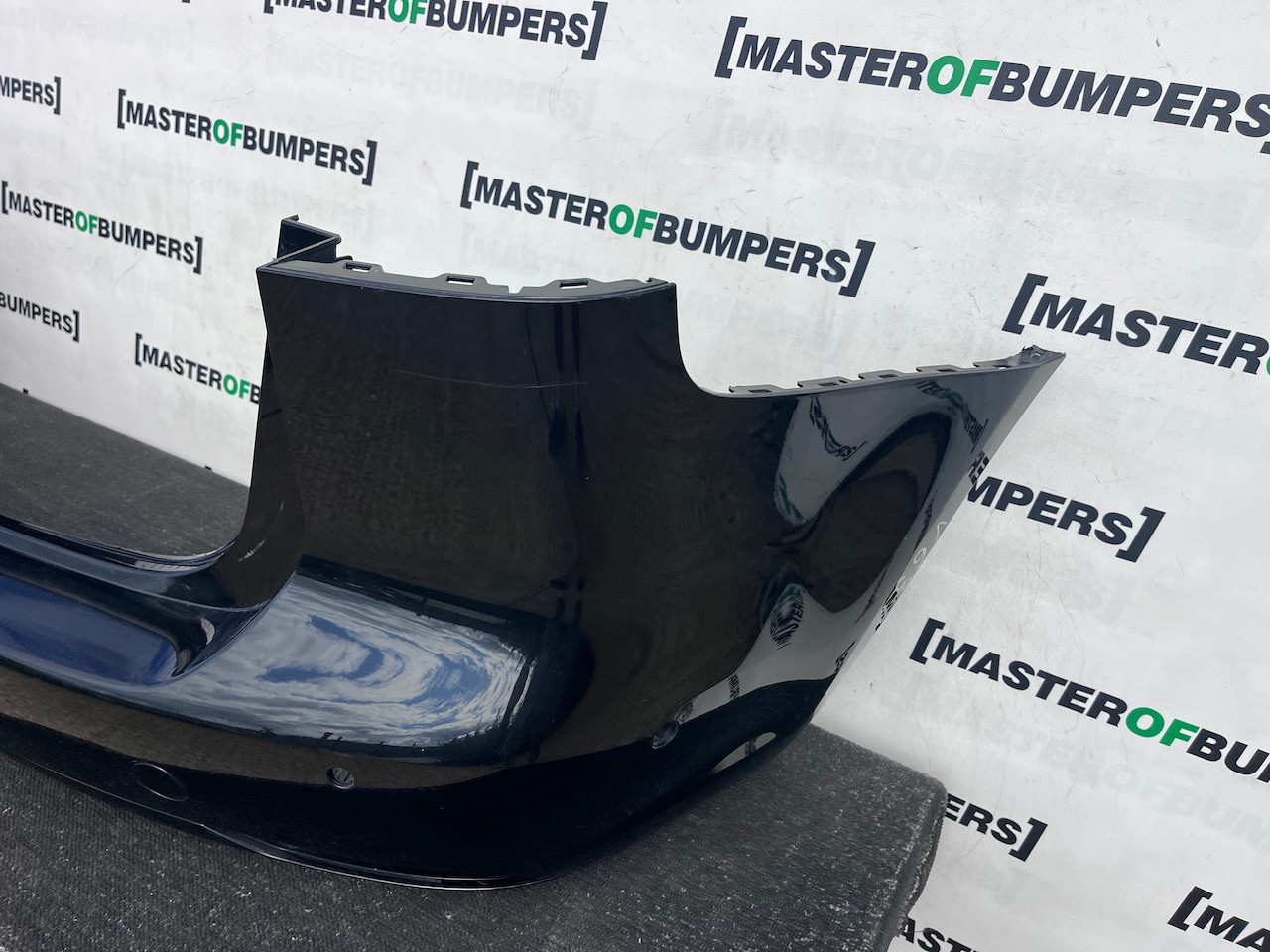 VW Touran Highline Se Mk2 Mpv 2011-2014 Rear Bumper 6 Pdc Genuine [v637]