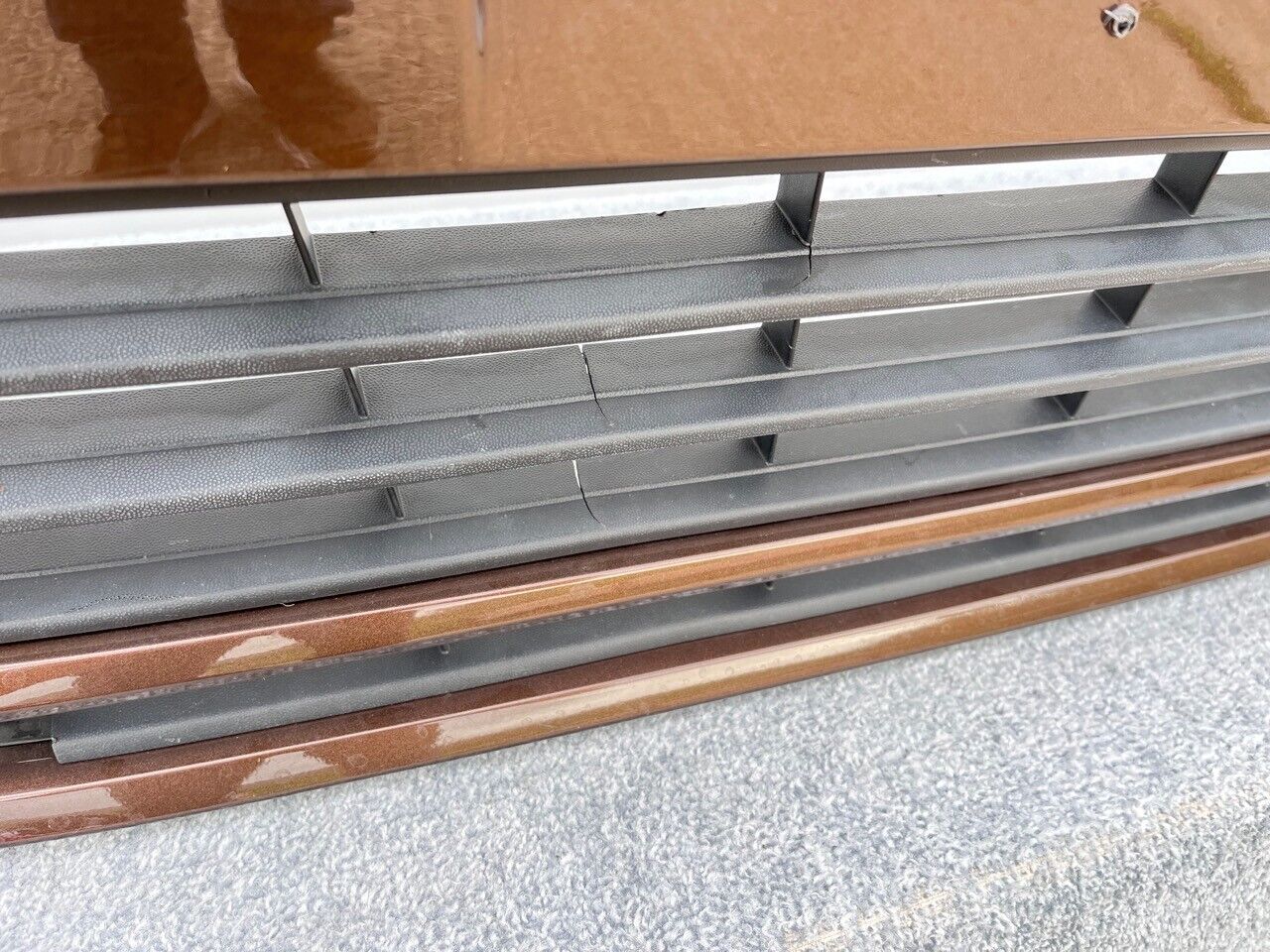 VW Touran Se Mk2 2015-2022 Front Bumper 4 Pdc + Jets Genuine [v331]