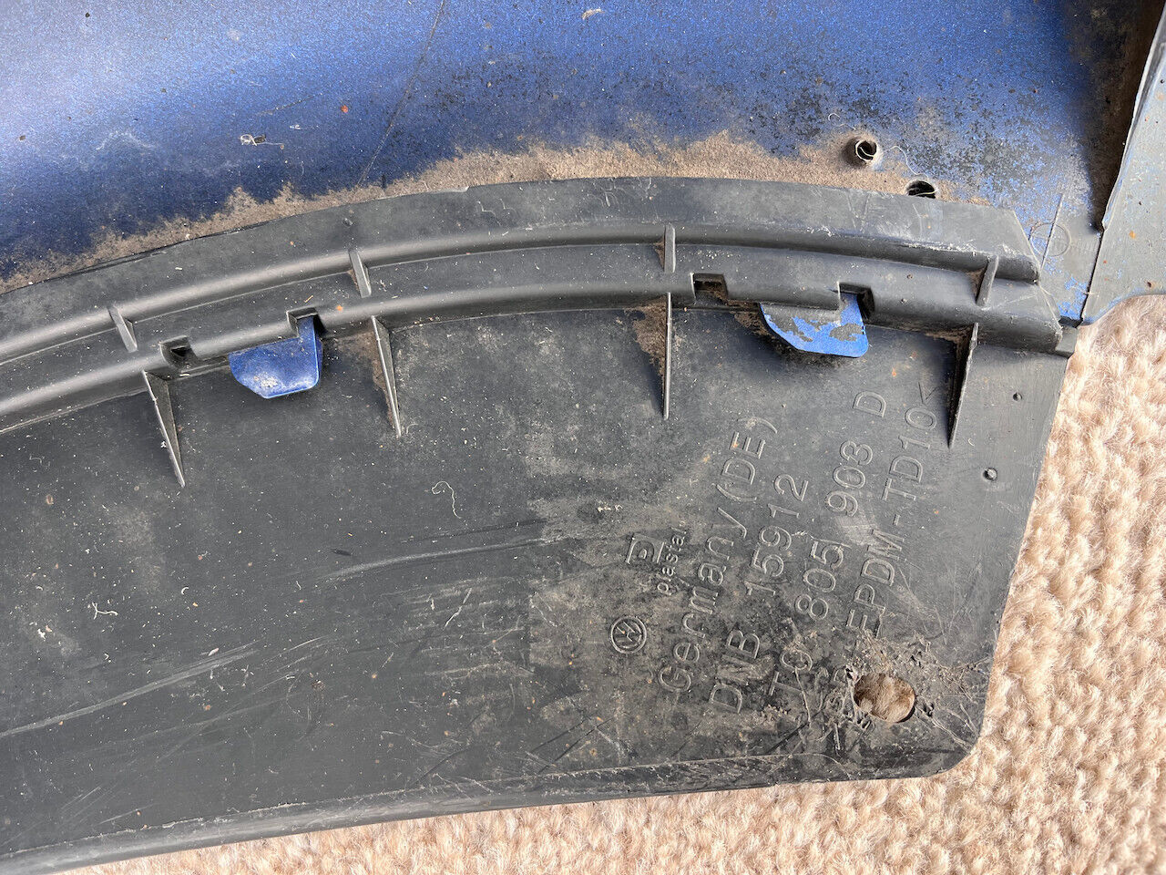 VW Touran Se Mk2 2011-2014 Front Bumper Blue No Pdc No Jets Genuine [v918]