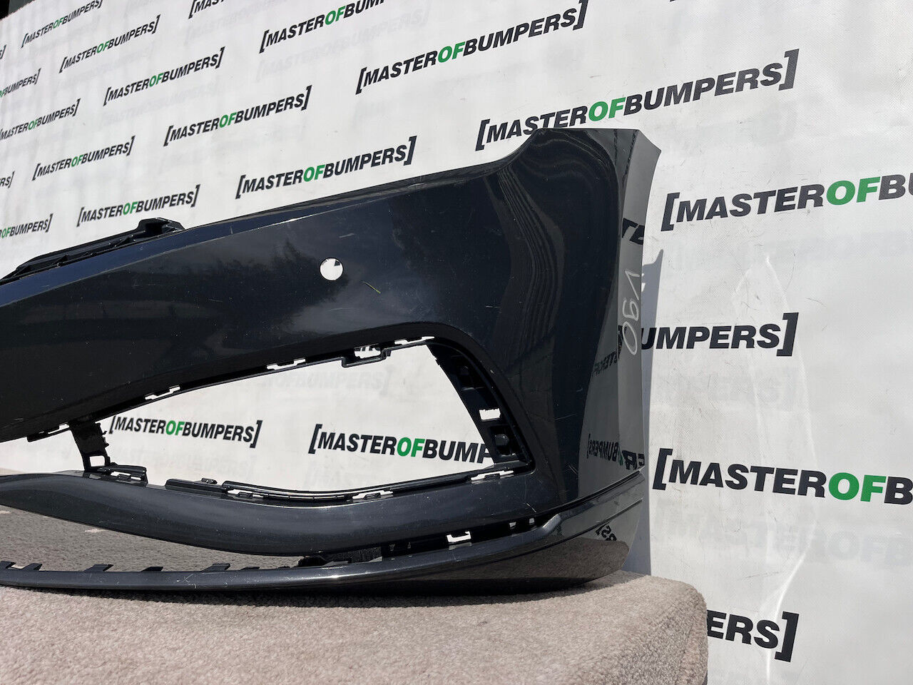 VW Passat Se Trendline Bluemotion B8 2020-2024 Front Bumper 4 Pdc Genuine [v90]