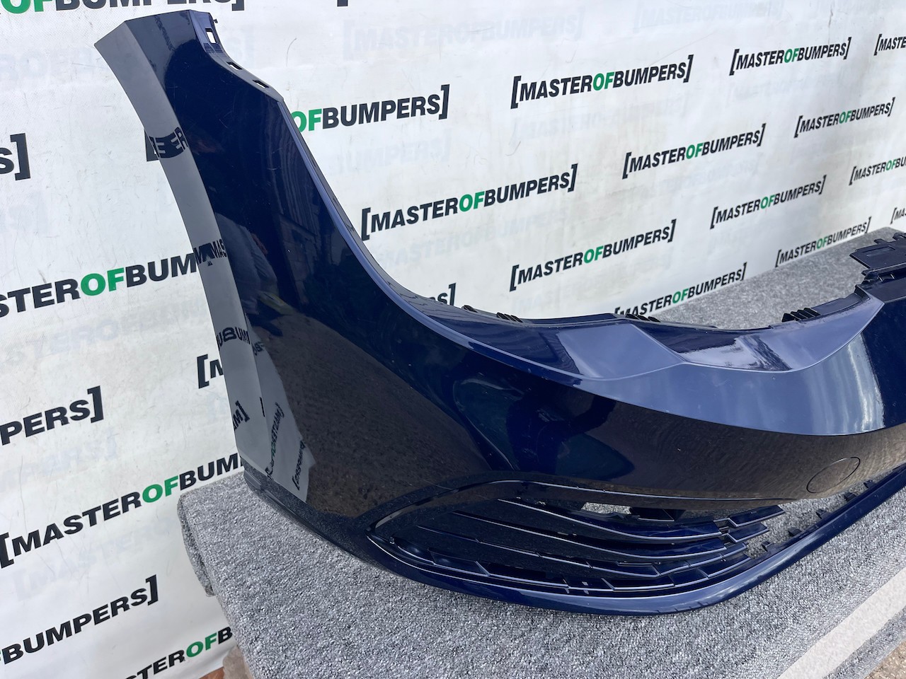 VW Golf Life Se Mk8 Hatchback Estate 2020-2023 Front Bumper 4 Pdc Genuine [v377]