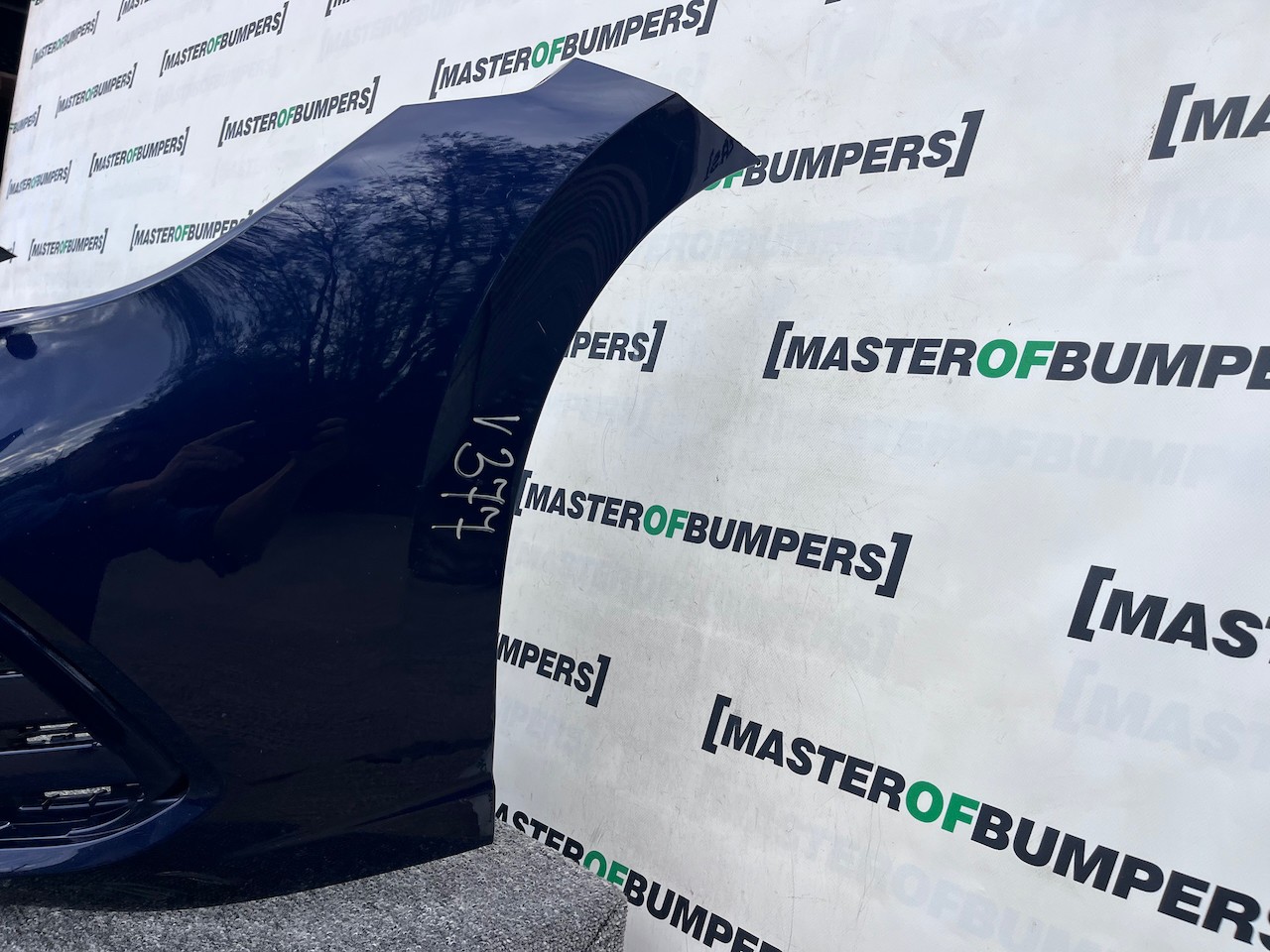 VW Golf Life Se Mk8 Hatchback Estate 2020-2023 Front Bumper 4 Pdc Genuine [v377]