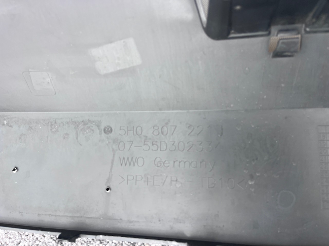 VW Golf Life Se Mk8 Hatchback Estate 2020-2023 Front Bumper 4 Pdc Genuine [v378]