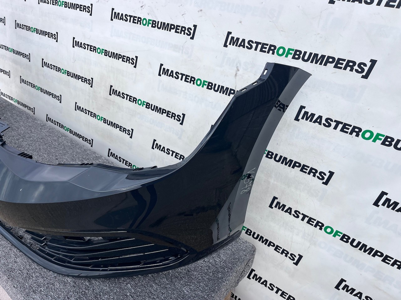 VW Golf Life Se Mk8 Hatchback Estate 2020-2023 Front Bumper 4 Pdc Genuine [v378]