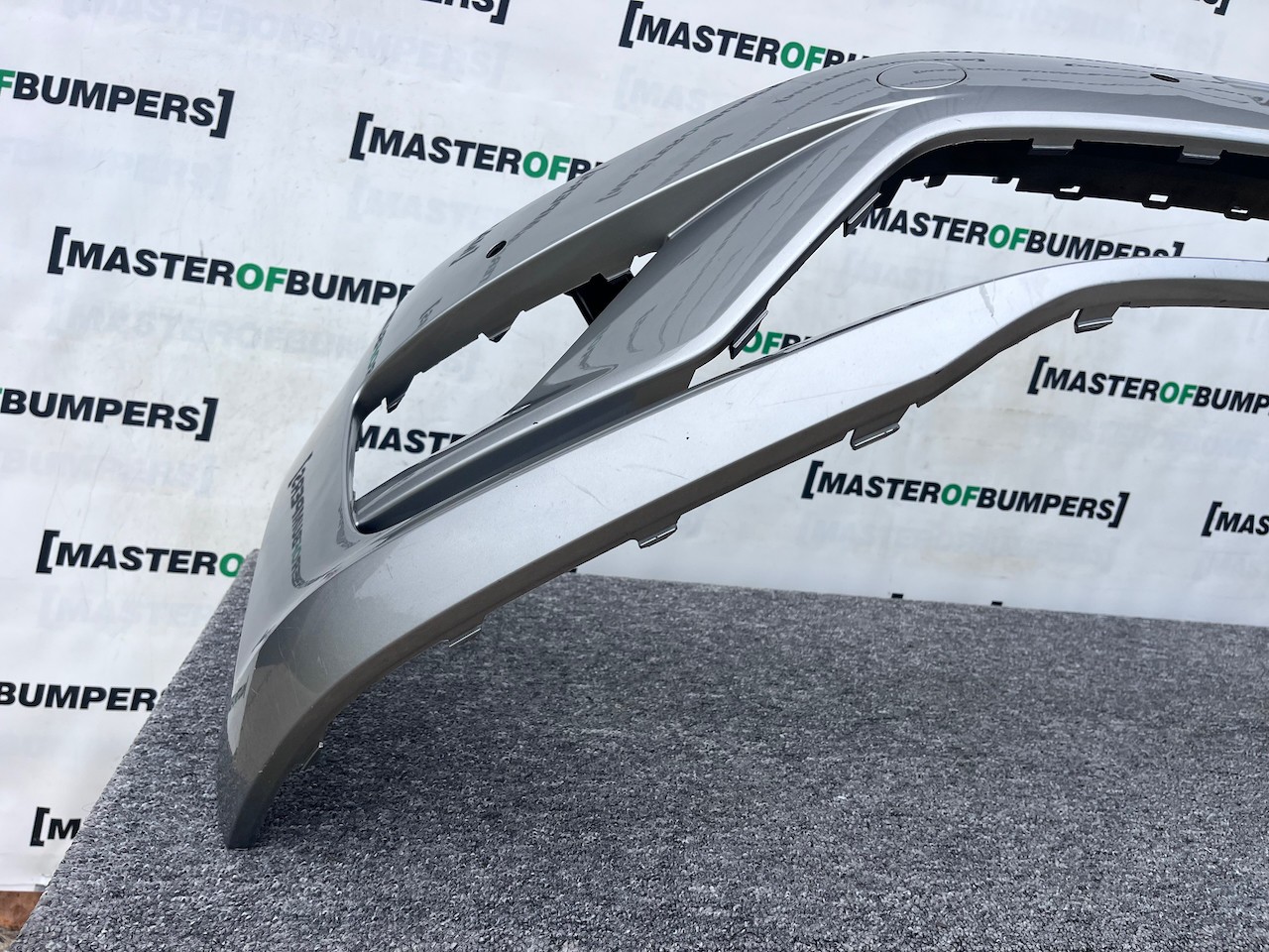 VW Golf Sv Sportsvan 2014-2017 Front Bumper 4 Pdc + Jets Genuine [v408]