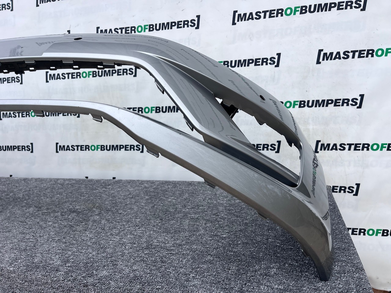 VW Golf Sv Sportsvan 2014-2017 Front Bumper 4 Pdc + Jets Genuine [v408]