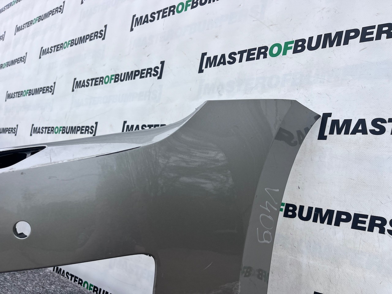 VW Golf Sv Sportsvan 2014-2017 Front Bumper 4 Pdc + Jets Genuine [v409]