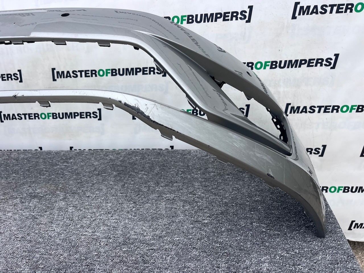 VW Golf Sv Sportsvan 2014-2017 Front Bumper 4 Pdc + Jets Genuine [v409]