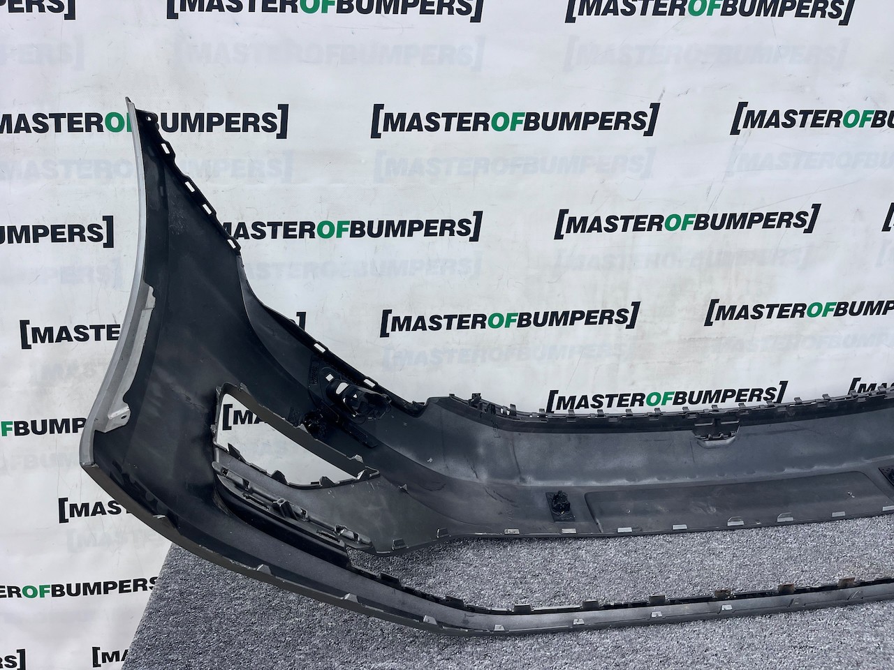VW Golf Sv Sportsvan 2014-2017 Front Bumper 4 Pdc + Jets Genuine [v409]