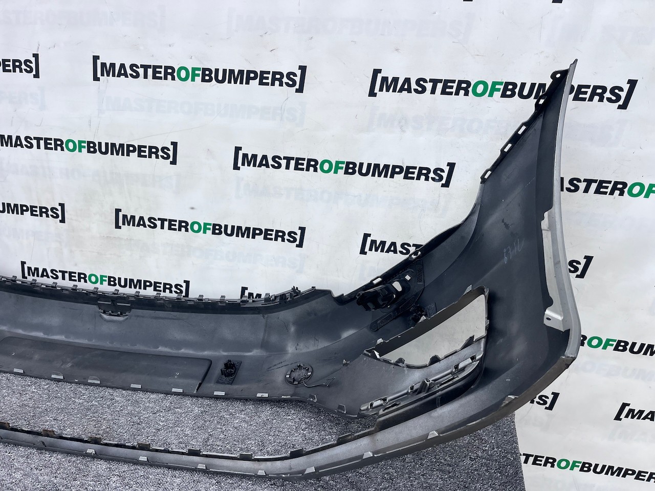 VW Golf Sv Sportsvan 2014-2017 Front Bumper 4 Pdc + Jets Genuine [v409]