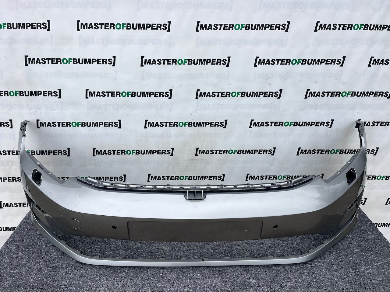 VW Golf Sv Sportsvan 2014-2017 Front Bumper 4 Pdc + Jets Genuine [v409]