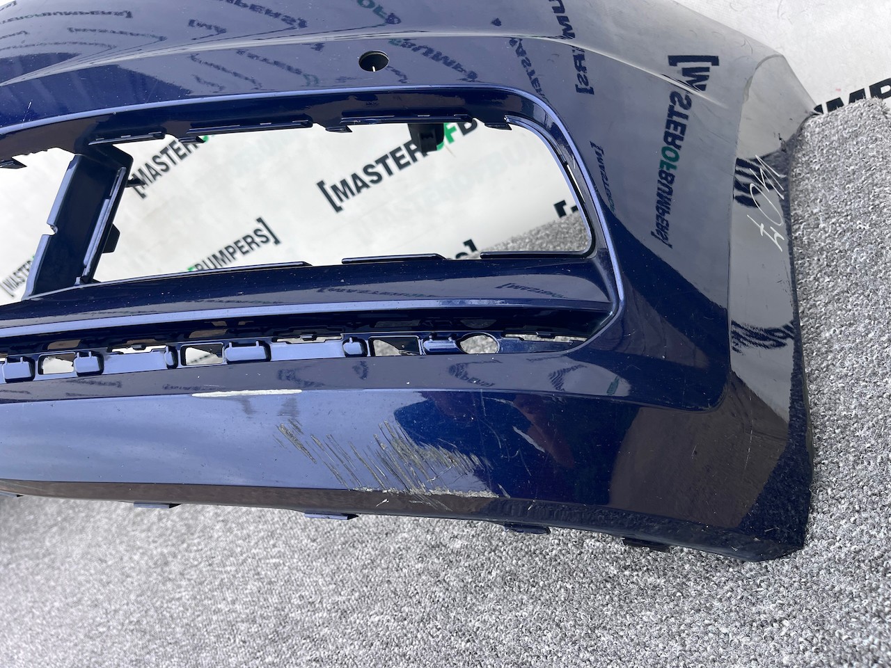 VW Touran Mk3 5t Mpv 2015-2020 Front Bumper Blue 4 Pdc + Jets Genuine [v407]