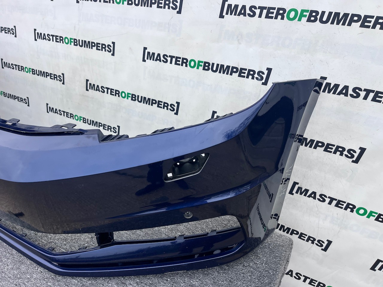 VW Touran Mk3 5t Mpv 2015-2020 Front Bumper Blue 4 Pdc + Jets Genuine [v407]