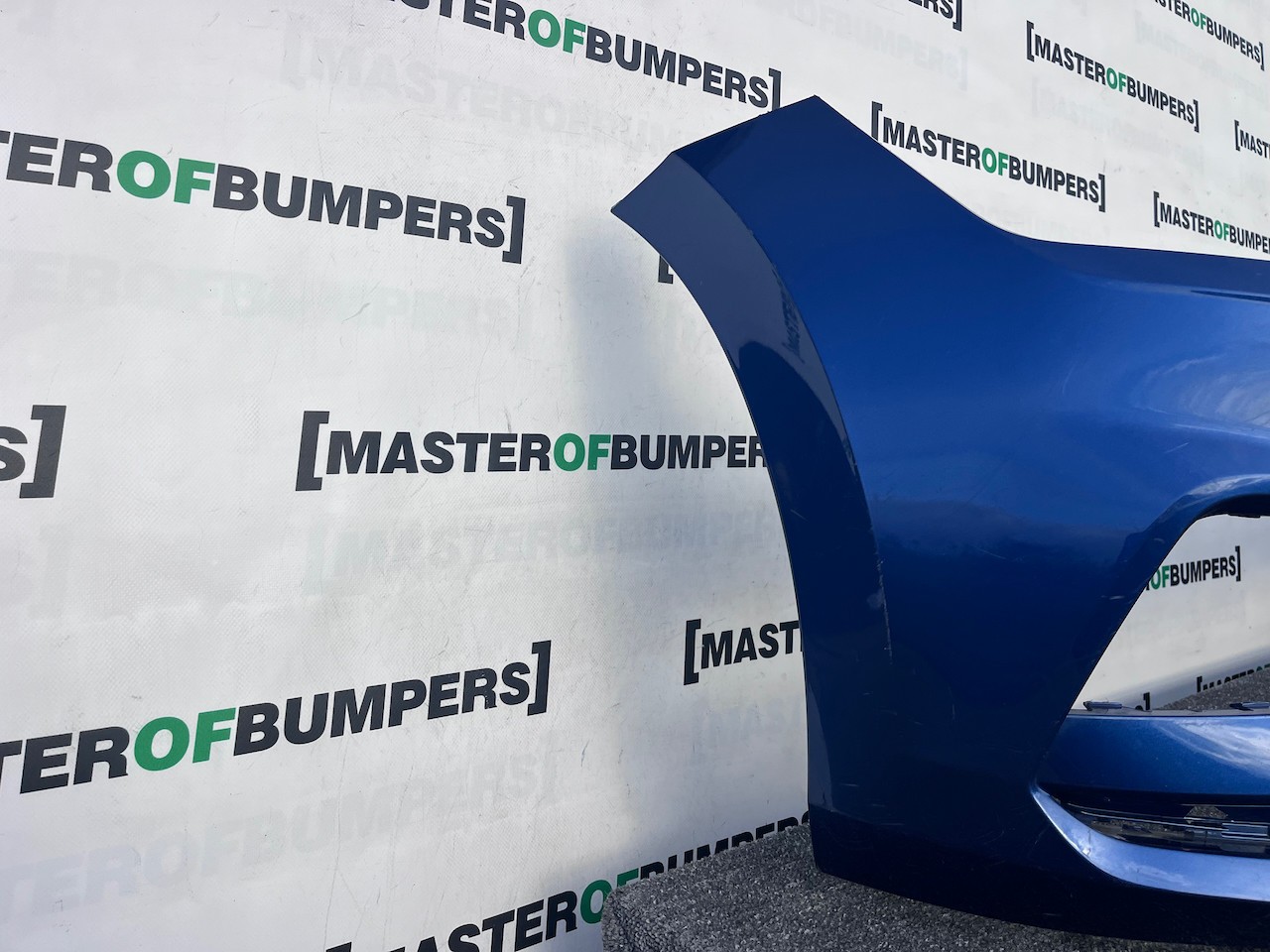 VW Polo Bluemotion Hatchback 2017-2021 Front Bumper 4 Pdc Genuine [v496]