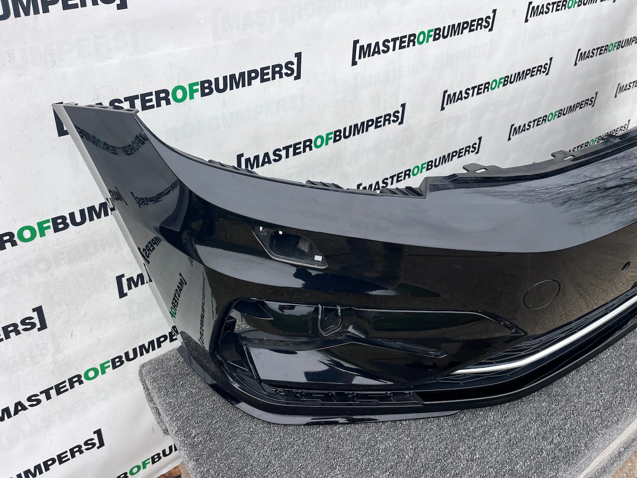 VW Touran R Line Evo Mpv Mk3 2017-2022 Front Bumper 4 Pdc + Jets Genuine [v500]