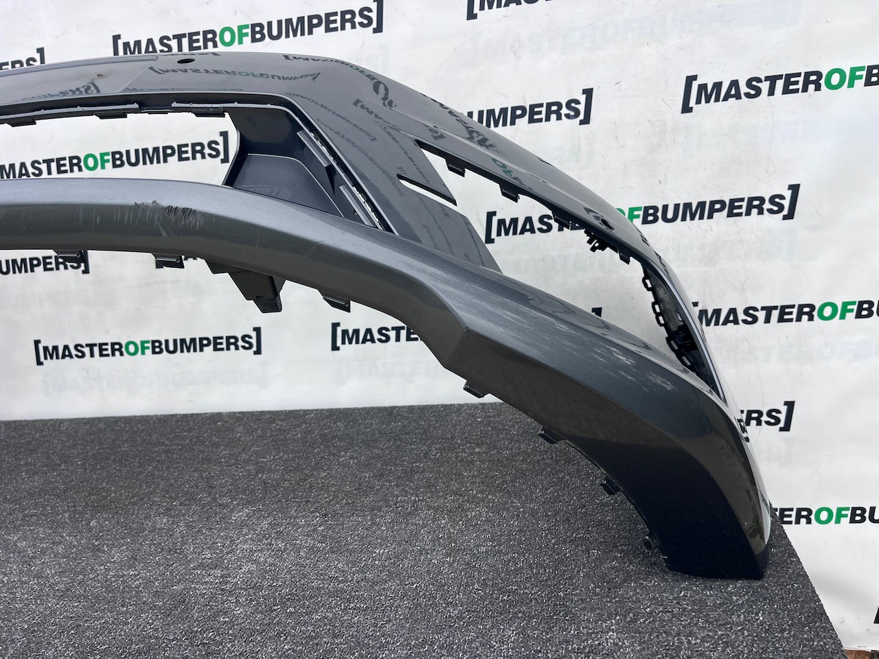 VW Caddy Life Short And Max 2015-2019 Front Bumper 6 Pdc No Jets Genuine [v532]